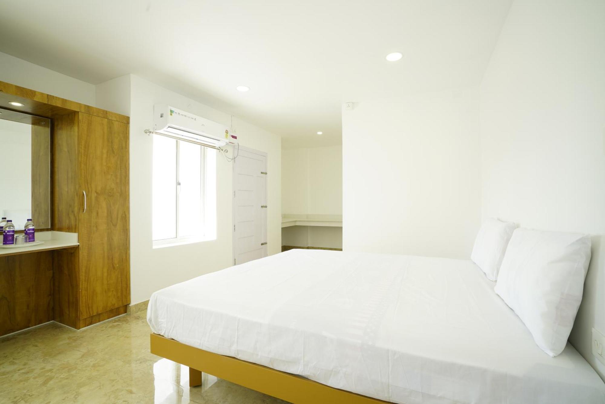 ホテル Quilon Residency Kundara Perumanseri エクステリア 写真
