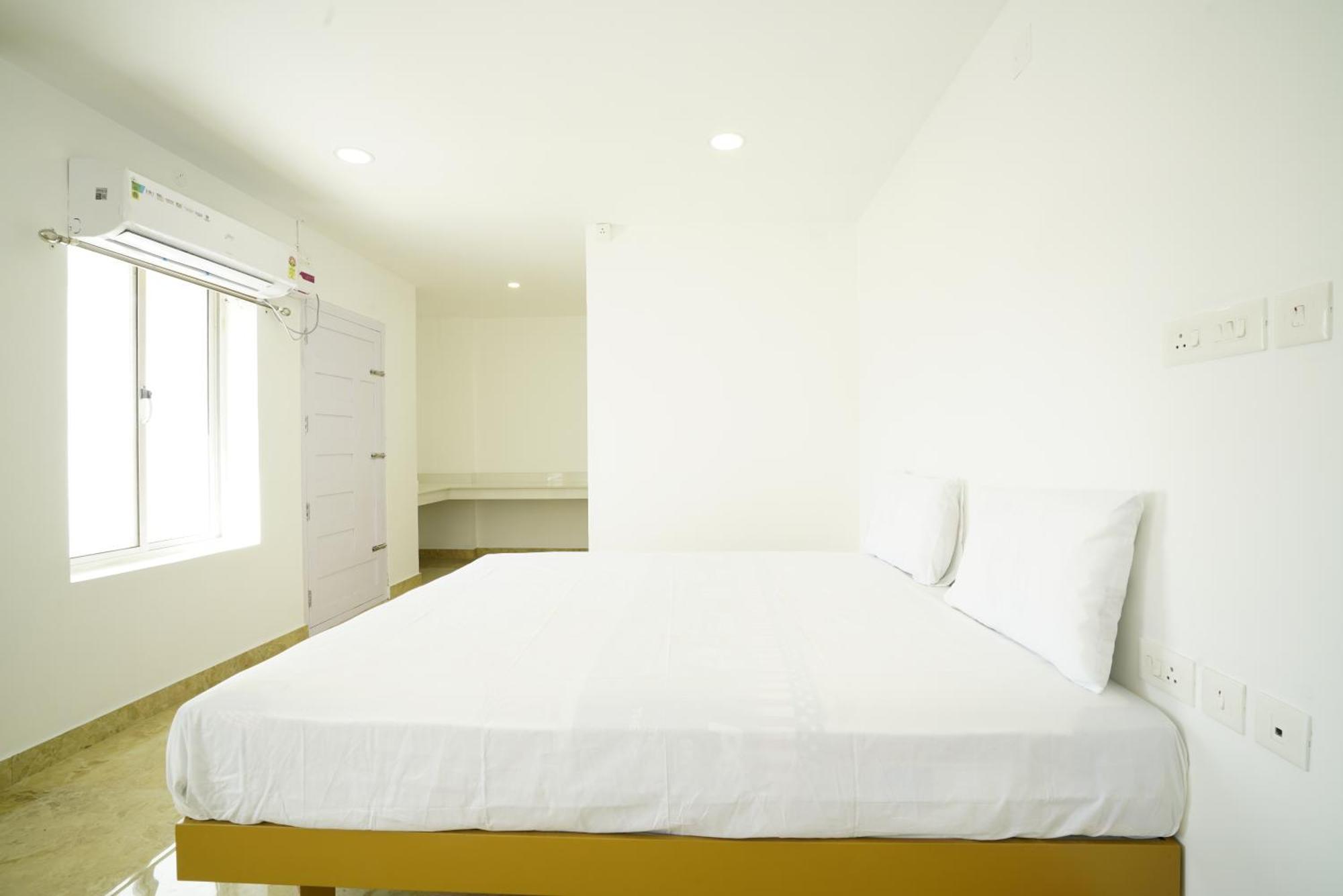 ホテル Quilon Residency Kundara Perumanseri エクステリア 写真
