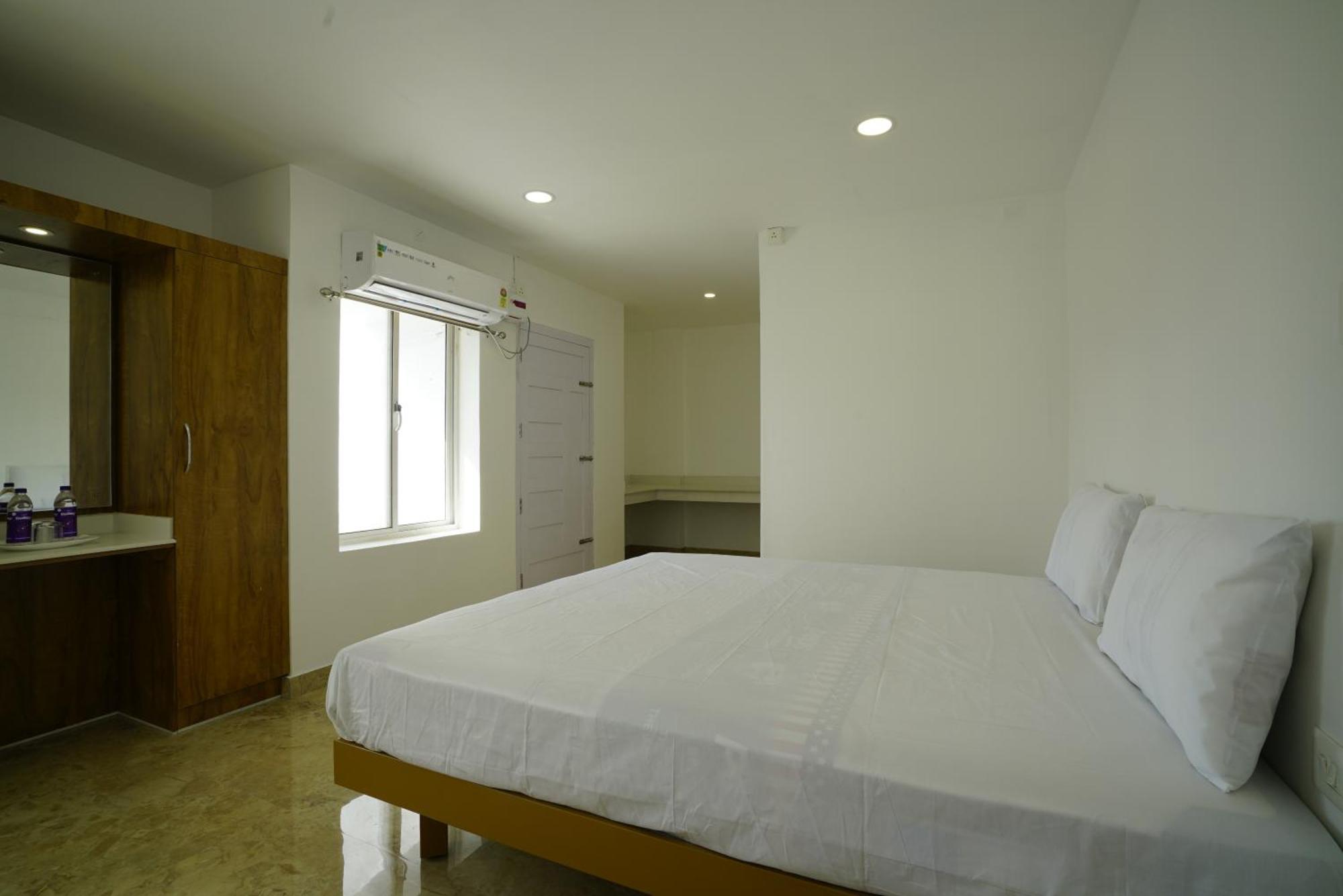 ホテル Quilon Residency Kundara Perumanseri エクステリア 写真