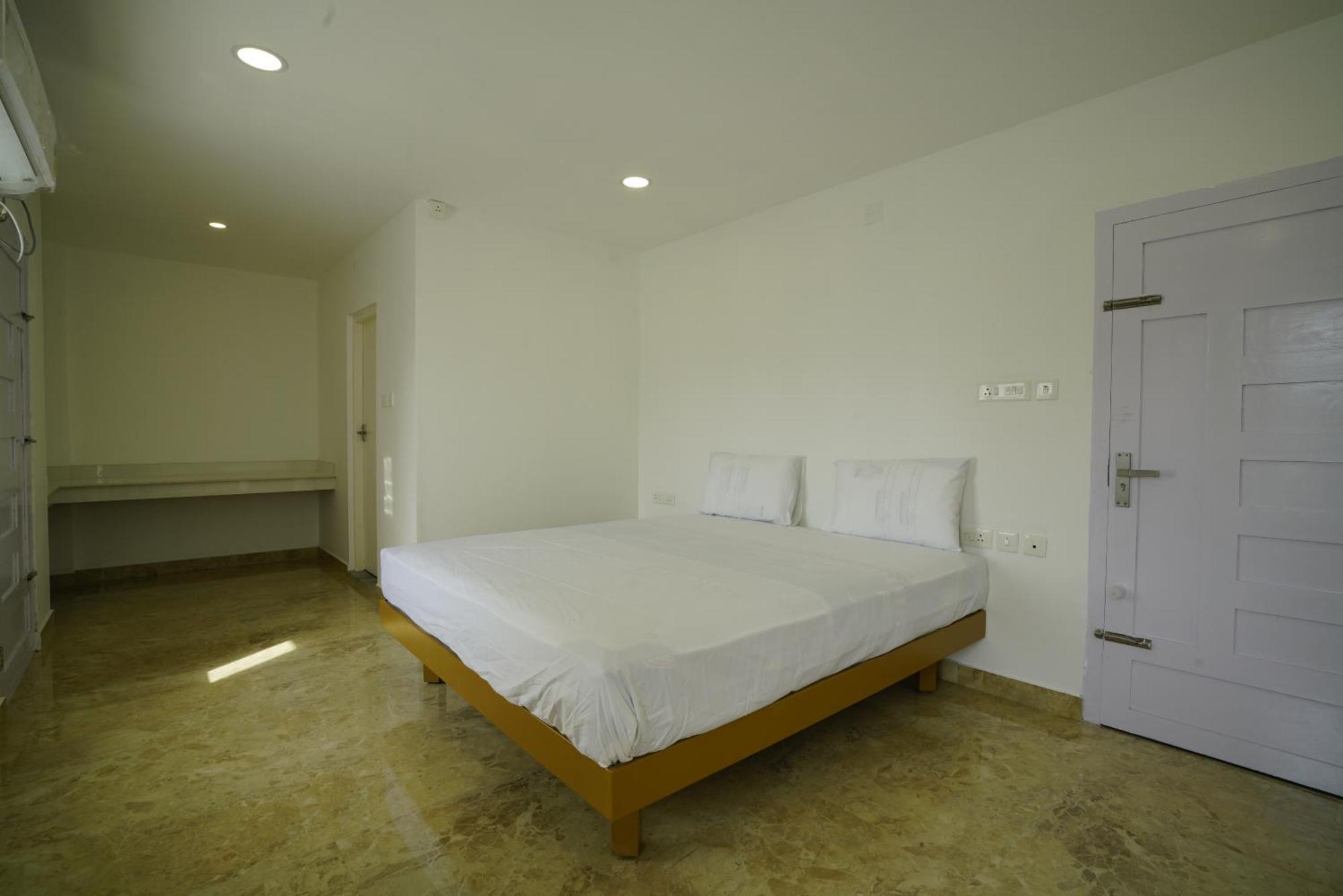 ホテル Quilon Residency Kundara Perumanseri エクステリア 写真