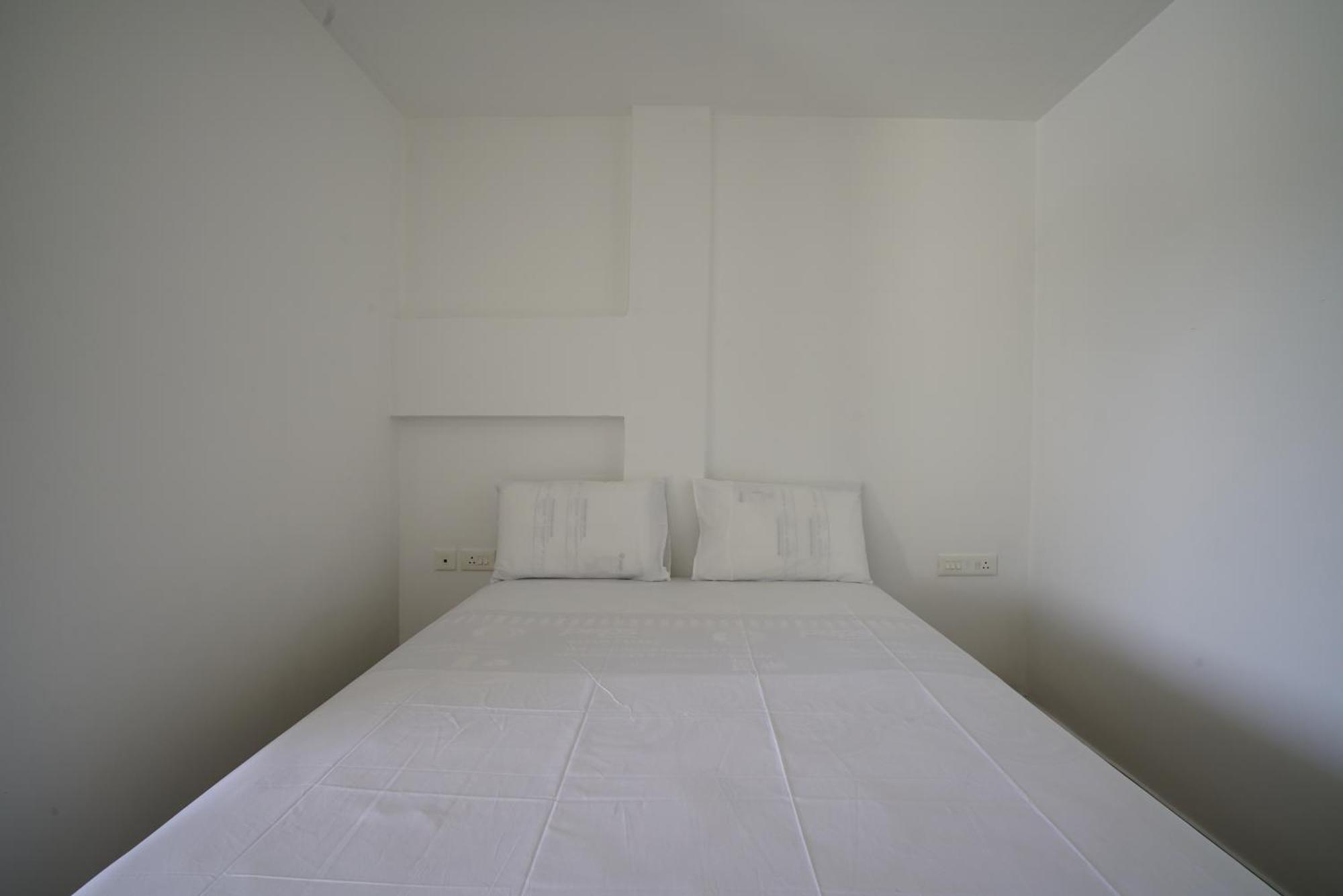 ホテル Quilon Residency Kundara Perumanseri エクステリア 写真