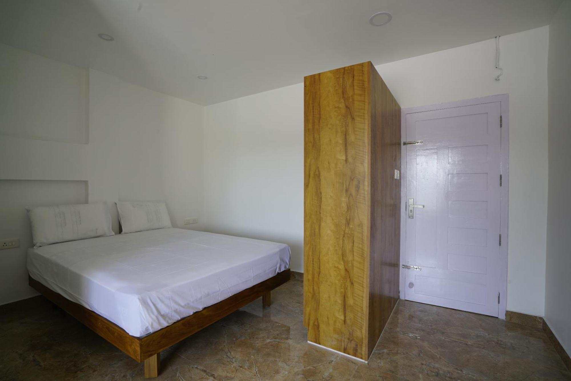 ホテル Quilon Residency Kundara Perumanseri エクステリア 写真